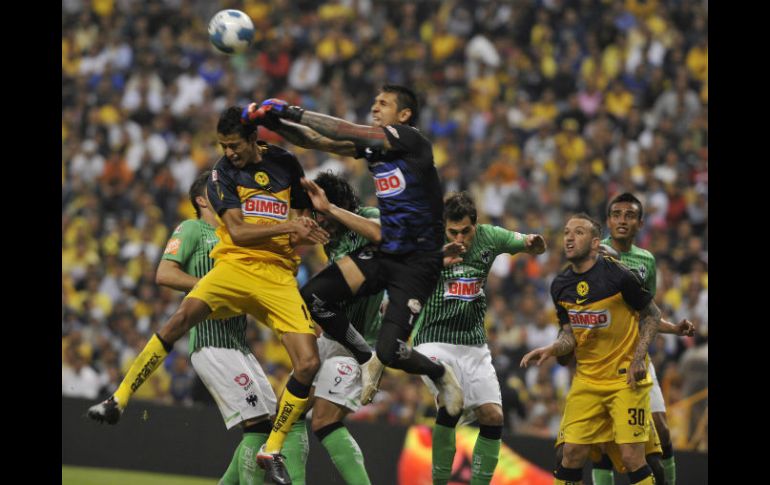 El conjunto que dirige Miguel Herrera necesita hacer un partido prácticamente perfecto en todos los aspectos. EFE  /