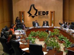 Las autoridades electorales negocian la transmisión del debate con televisoras. ARCHIVO  /