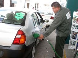 La gasolina Magna costará nueve centavos más. ARCHIVO  /