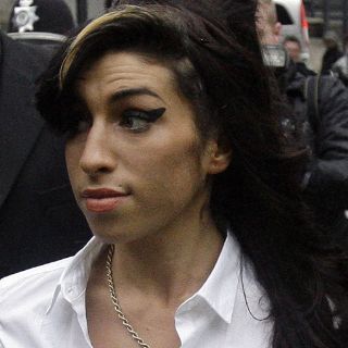 Un cuadro con sangre de Doherty y Winehouse vendido por 43 mil 500 euros