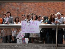 Con expresiones de rechazo y apoyo se desarrolló el acto de campaña de Peña Nieto en la Ibero. NTX  /