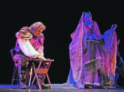 Escena de la obra Los endemoniados, de Carlos Vázquez, la más reciente producción de la agrupación estatal.  /