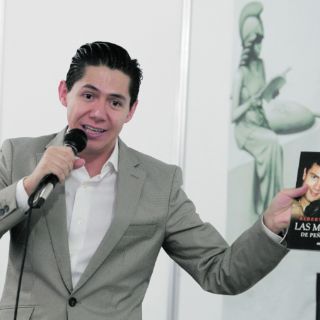 “Beto” Tavira presenta la debilidad privada de Peña Nieto