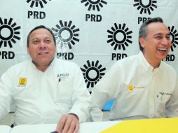 Jesús Zambrano, dirigente nacional del PRD, y el candidato a la gubernatura Fernando Garza.  /