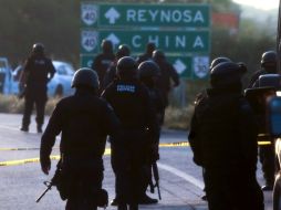 La Policía Federal bloqueó la carretera ubicada entre las ciudades de Monterrey y Reynosa. AFP  /