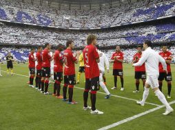 Los jugadores del Mallorca hicieron el 'pasillo' a los elementos del Real Madrid antes del partido. EFE  /