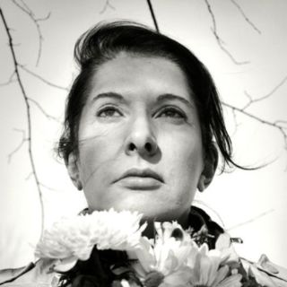 Marina Abramovic recibe título honoris causa en Cuba