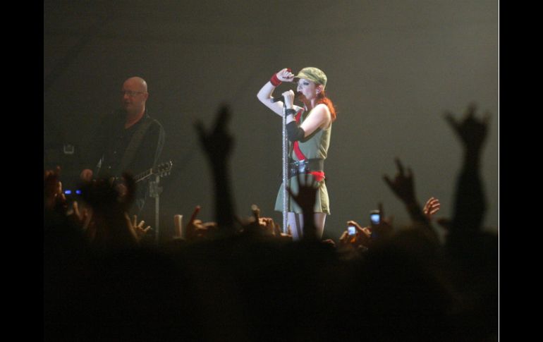 Shirley Manson (vocal) y la banda reivindican el derecho a sacar lo negativo con este disco. ARCHIVO  /