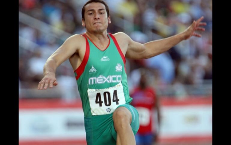 Luis Rivera, apunto de cumplir 25 años, no piensa en el futuro, sino que piensa en el entrenamiento del día. ESPECIAL  /