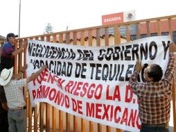 Un grupo de unos 200 inconformes llegaron a la instalaciones de la Sagarpa para exponer sus quejas.  /