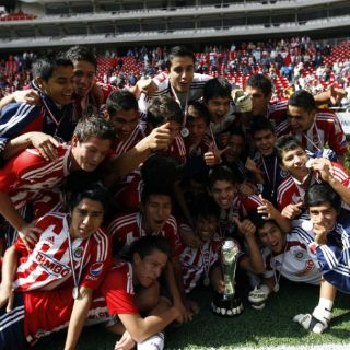Definen horarios para las finales entre Chivas y Atlas