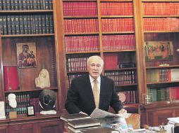 Europa exige que Atenas aplique el plan de austeridad pese al descontento. En la imagen, el mandatario griego Carolos Papulias. EFE  /