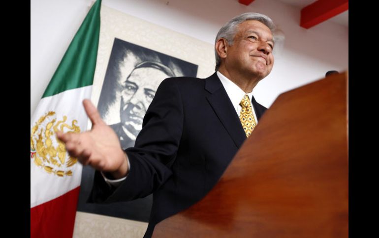 López Obrador prometió integrar nuevamente y en pleno, las materias como civismo y filosofía. NOTIMEX  /
