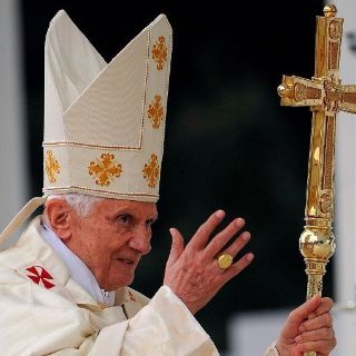 Legionarios de Cristo admiten que sacerdote destacado tiene un hijo