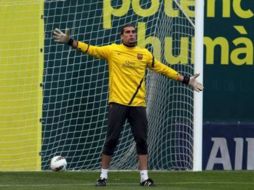 El arquero José Manuel Pinto se ha ejercitado por segundo día consecutivo con total normalidad. ESPECIAL  /