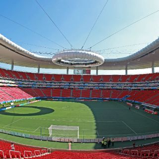 El Omnilife cambiará pasto sintético por natural