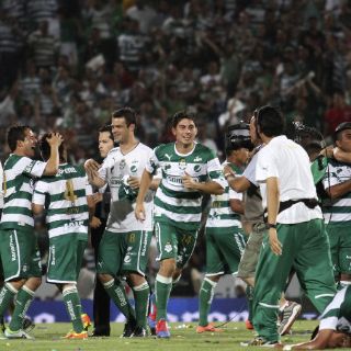 Santos, contra la 'maldición' del líder