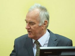 El ex general serbobosnio Ratko Mladic asiste a la primera sesión de su juicio. EFE  /