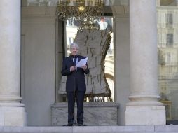 Pierre-Rene Lemas, secretario general del Palacio del Elíseo, anuncia el nuevo gobierno del Primer ministro francés. EFE  /