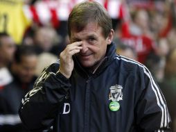 Kenny Dalglish no pudo hacer del Liverpool un equipo ganador en la Premier League. REUTERS  /