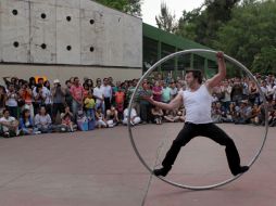 Presentación de Lol Brothers, en el parque Revolución, en la estación Juárez.  /