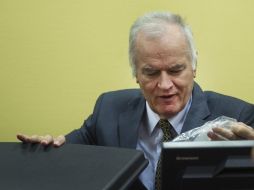 El ex general serbobosnio Ratko Mladic asiste a la primera sesión de su juicio en La Haya, . acusado de crímenes de guerra. AFP  /