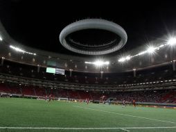 El temporal de lluvias podría entorpecer la tarea, por lo que no se descarta que el Chiverío inicie la campaña en el Estadio Jalisco.  /