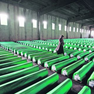 Mladic encara a sobrevivientes en juicio por genocidio