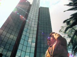 En la apertura se negociaron 30 millones de títulos, por los que se pagaron 798.5 millones de pesos. ARCHIVO  /