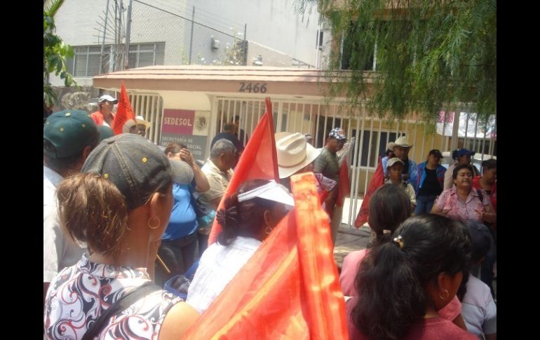 Los manifestantes demandan apoyo para contar con mejor vivienda. ESPECIAL  /
