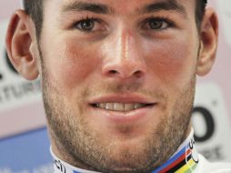 El ciclista británico se coronó en la décimo tercera etapa disputada entre las localidades de Savona y Cervere. AP  /