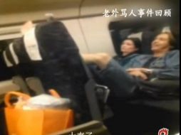 El oportuno video muestra la actitud prepotente del violonchelista. ESPECIAL  /