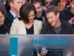 Este viernes, sonó la campana de apertura de la bolsa electrónica Nasdaq  para el ingreso en bolsa de su firma. AFP  /