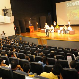 Fernando Garza promete apoyar la educación superior