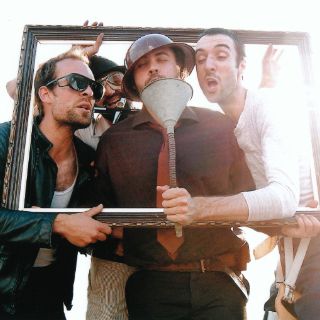 Los Hombres-Orquesta cantan a Tom Waits