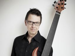 Alain Caron tiene 57 años de edad y 46 dentro de la música.  /