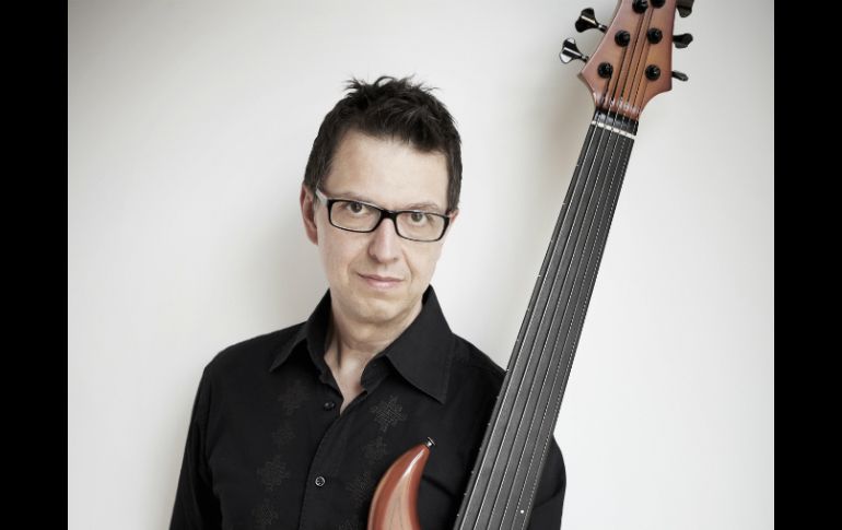 Alain Caron tiene 57 años de edad y 46 dentro de la música.  /