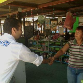 Sergio Silva se compromete a apoyar a locatarios