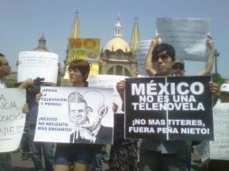 Aunque no hay cifras oficiales, personal de Vialidad dice que se ha sumado más gente conforme avanza la manifestación.  /