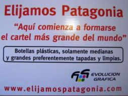 Imagen de ''elijamospatagonia.com'', que difunde el proyecto conformado por 125 mil botellas de plástico. ESPECIAL  /