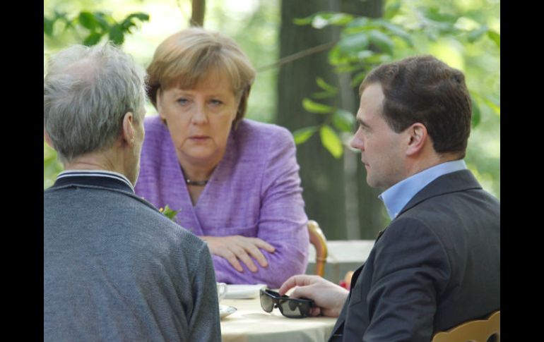 Merkel señaló que todos los participantes de la cumbre del sábado 'quieren que Grecia permanezca en la zona euro'. EFE  /