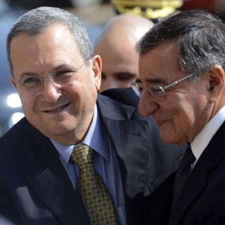 Panetta discute transición en Afganistán con ministro francés