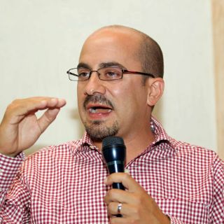 Del Toro cabalga en zona rural de Tlajomulco