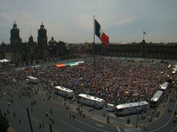 Imagen de los participantes de la manifestación en el Zócalo capitalino. ESPECIAL  /
