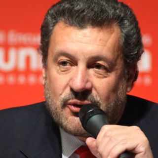 Baja de notas de España no afecta a Santander México