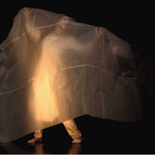 Unen talento Nakajima y Beteta en 'Tras la sombra de pájaros'