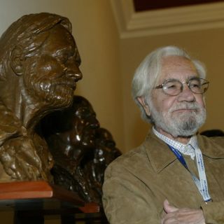 Consideran a Segovia uno de los más grandes poetas de la lengua española