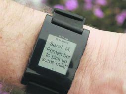 Pebble está pensado para ser una extensión del iPhone y los “smartphone” con sistema Android. ESPECIAL  /