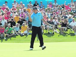 Jason Dufner celebra embocar un putt en el hoyo 18, que a la postre marcó la diferencia para ganar  el campeonato.  /