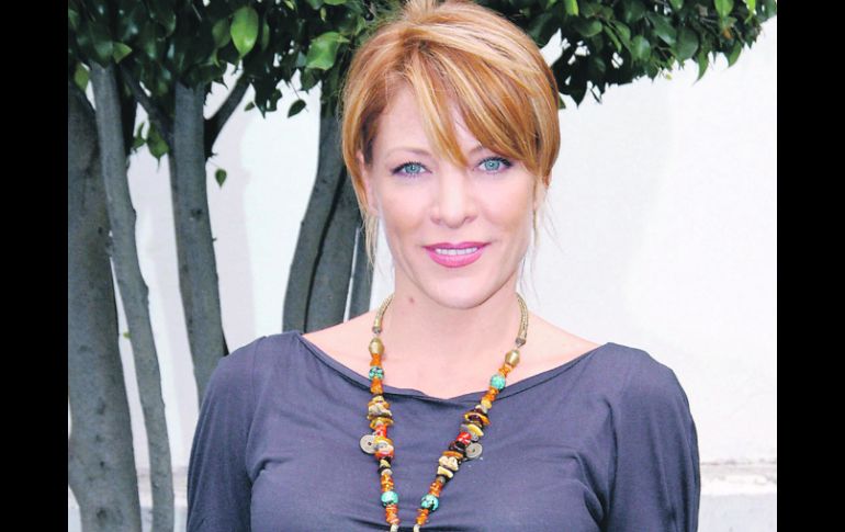 Andrea da vida a Beatriz, la esposa de Félix (Héctor Bonilla), una mujer que se refugia en el alcohol. EL UNIVERSAL  /